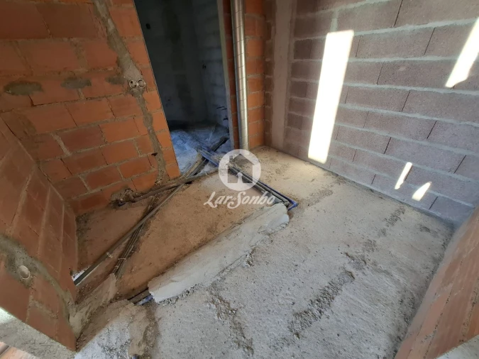 Moradia T3 para Venda em Laundos Foto 14