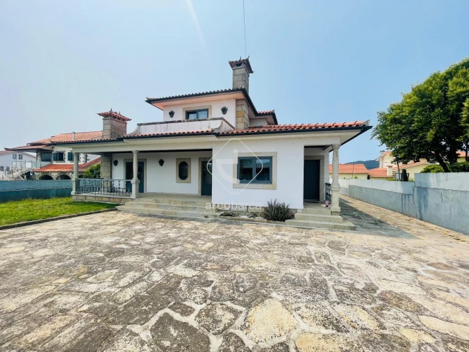 Moradia T4 para Venda em Santa Comba Foto 6