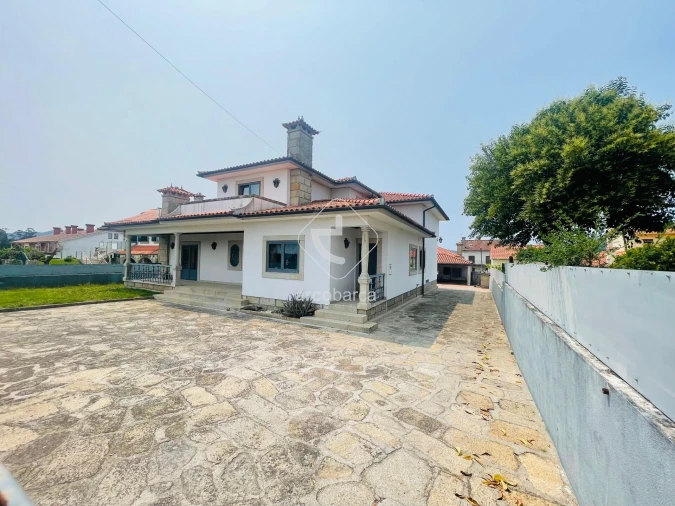 Moradia T4 para Venda em Santa Comba Foto 2