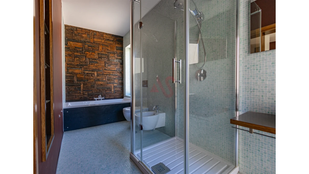 Moradia T4 para Venda em Teixeira e Teixeiró Foto 17