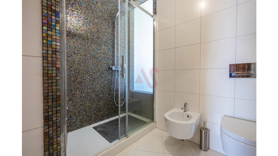 Moradia T4 para Venda em Teixeira e Teixeiró Foto 26