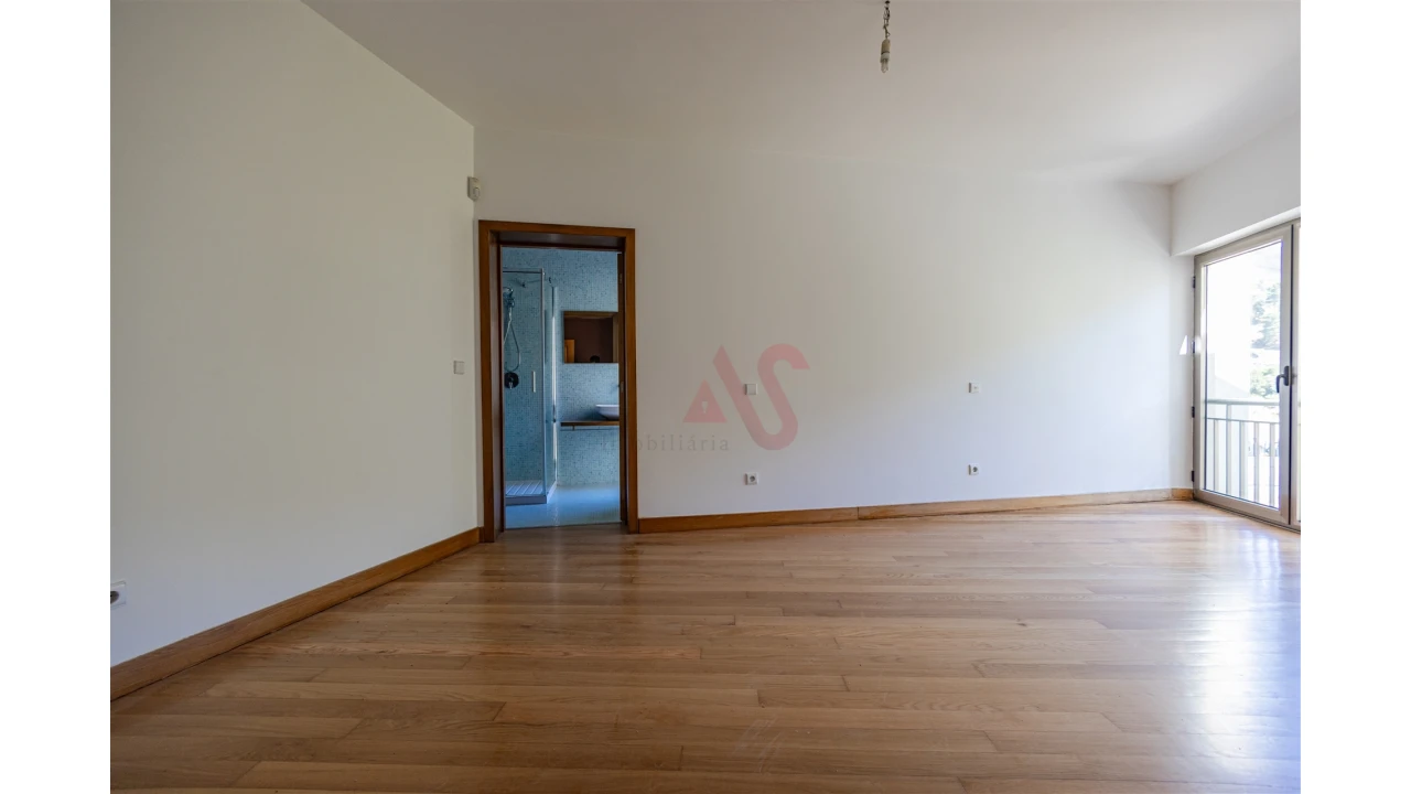 Moradia T4 para Venda em Teixeira e Teixeiró Foto 15