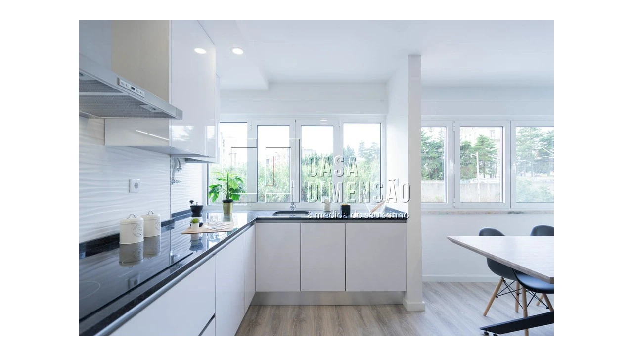 Apartamento T2 para Venda em Benfica Foto 1