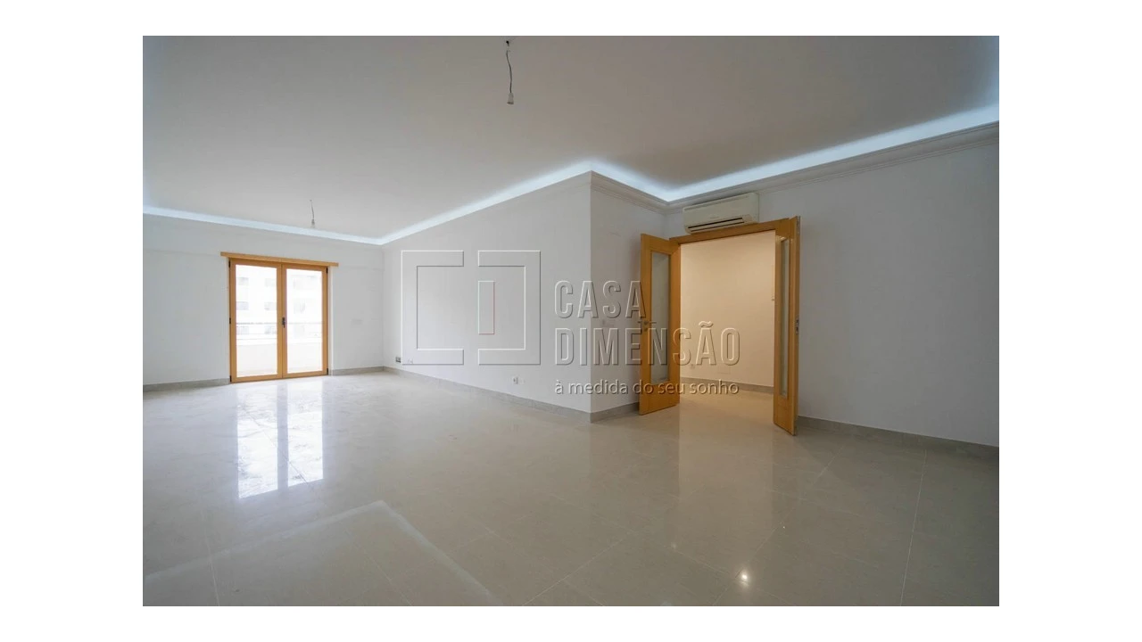 Apartamento T1 para Venda em Mina de Água Foto 1