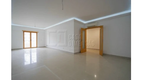 Apartamento T1 para Venda em Mina de Água