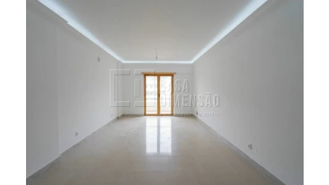 Apartamento T1 para Venda em Mina de Água