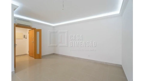 Apartamento T1 para Venda em Mina de Água