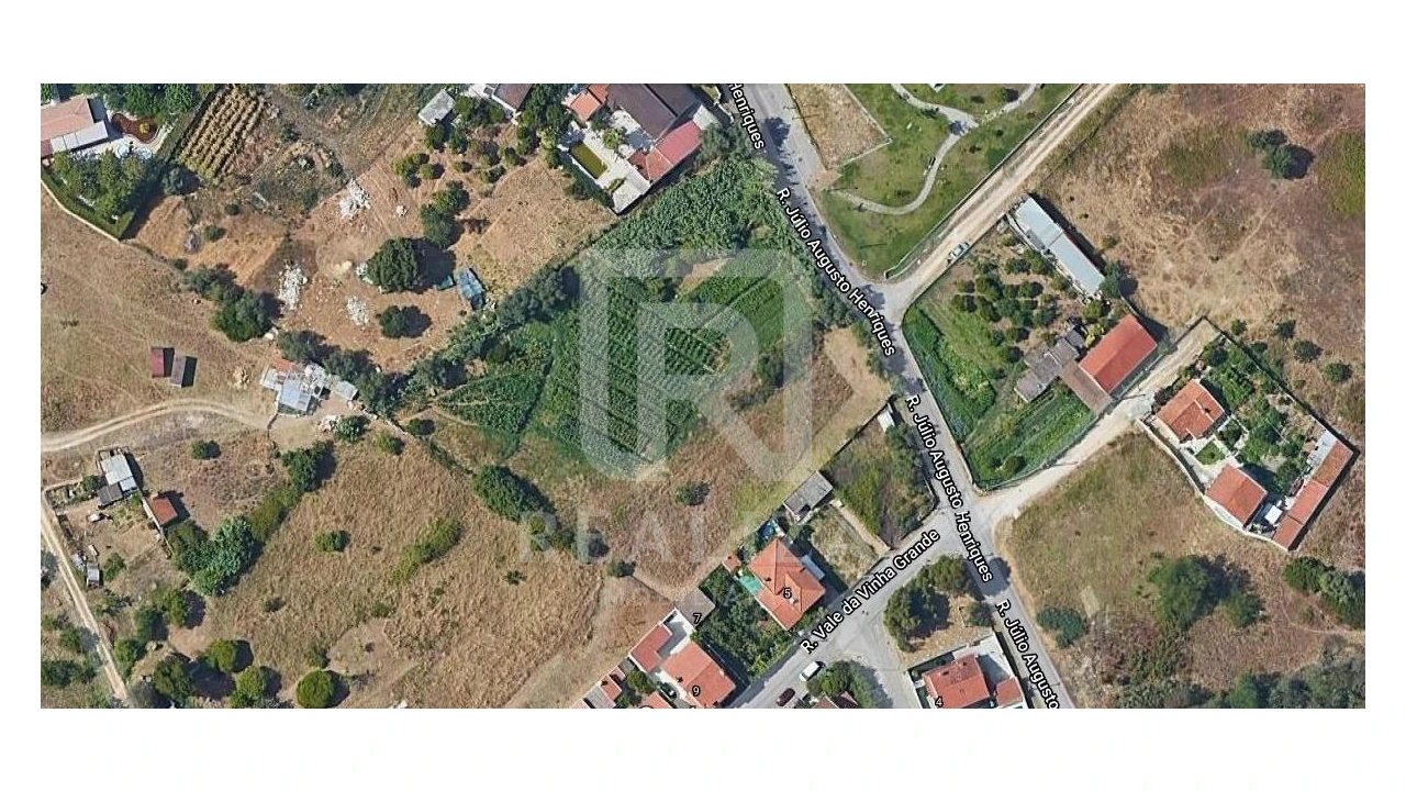 Terreno para Venda em Seixal, Arrentela e Aldeia de Paio Pires Foto 1