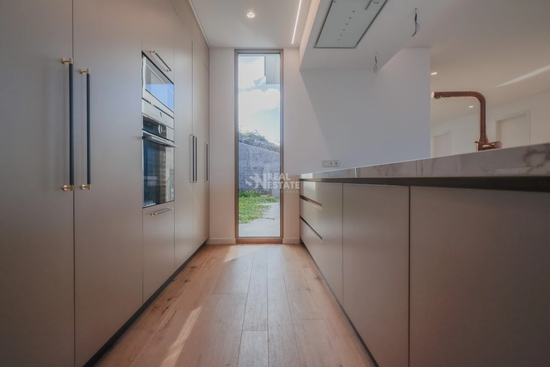 Moradia T3 para Venda em Estreito da Calheta Foto 10