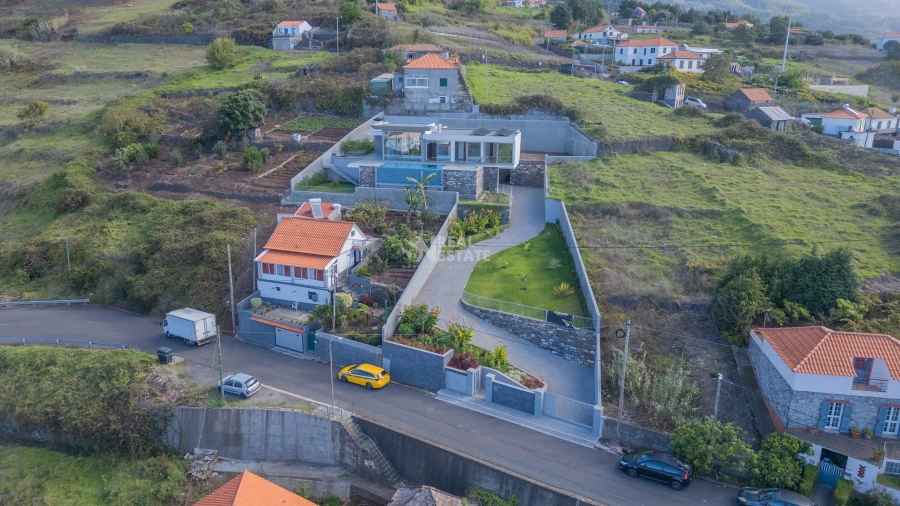 Moradia T3 para Venda em Estreito da Calheta Foto 102