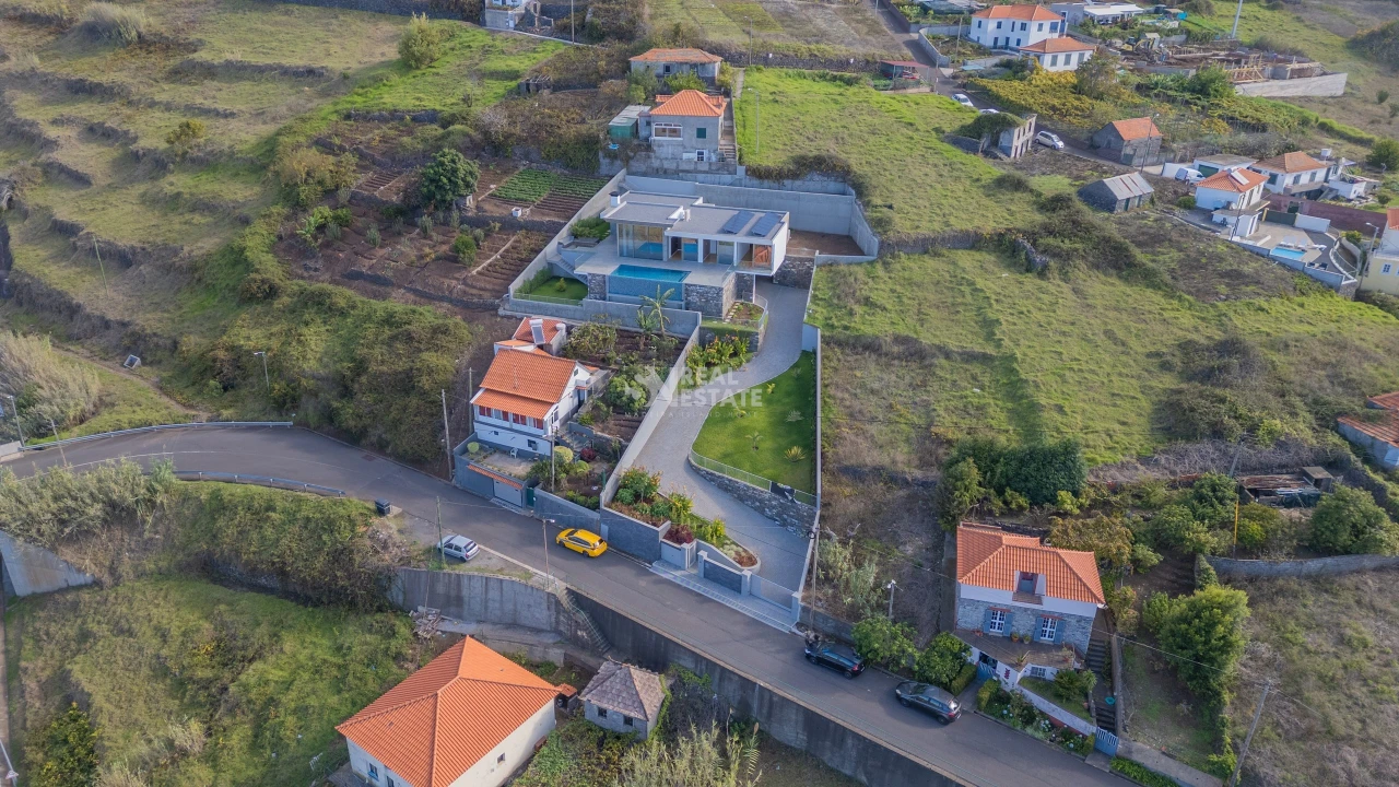 Moradia T3 para Venda em Estreito da Calheta Foto 99
