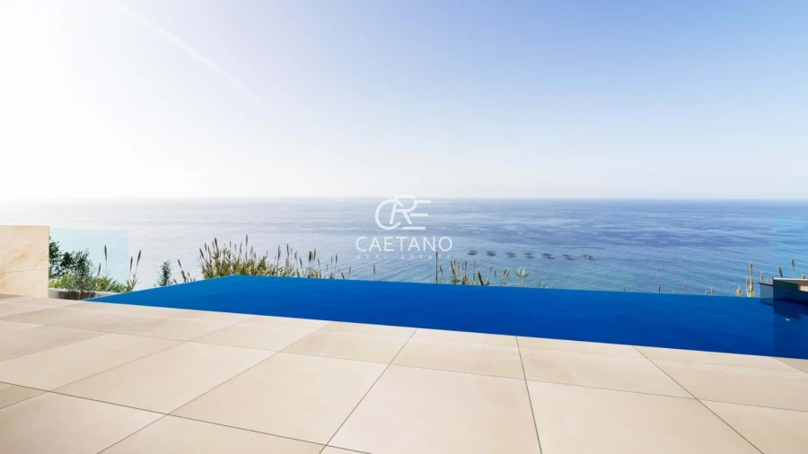 Moradia T4 para Venda em Arco da Calheta Foto 11