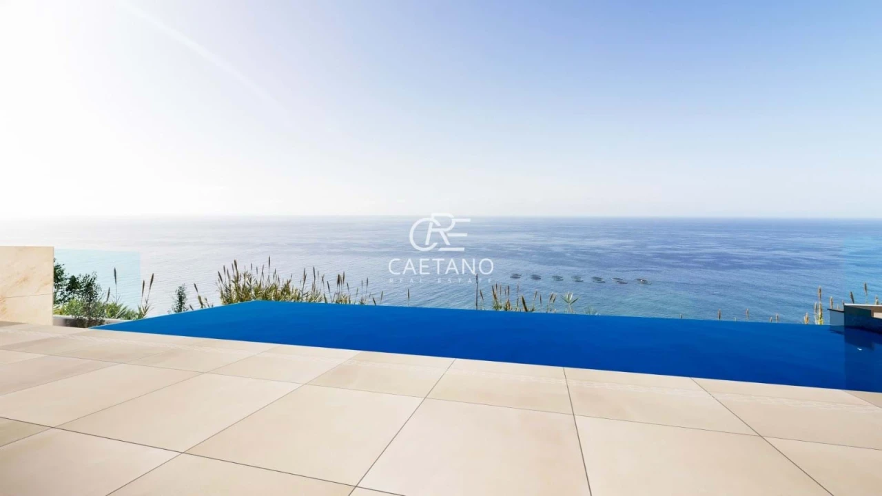 Moradia T4 para Venda em Arco da Calheta Foto 11