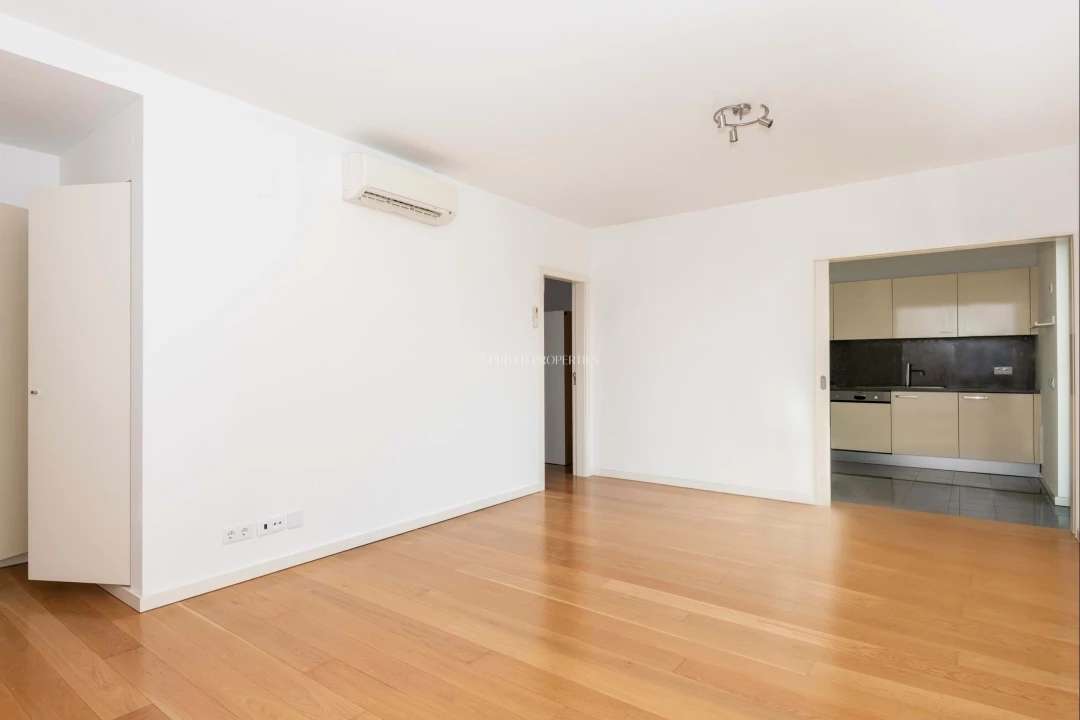 Apartamento T2 para Venda em Avenidas Novas Foto 3