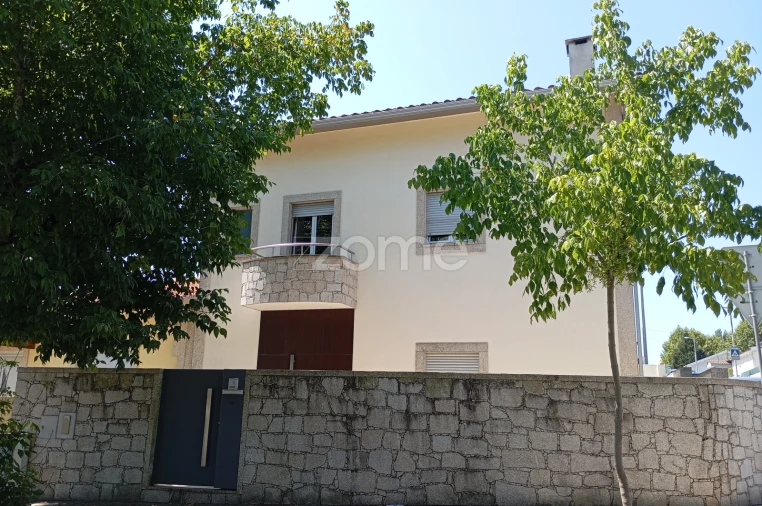 Moradia T3 para Venda em São Vitor (Braga) Foto 2