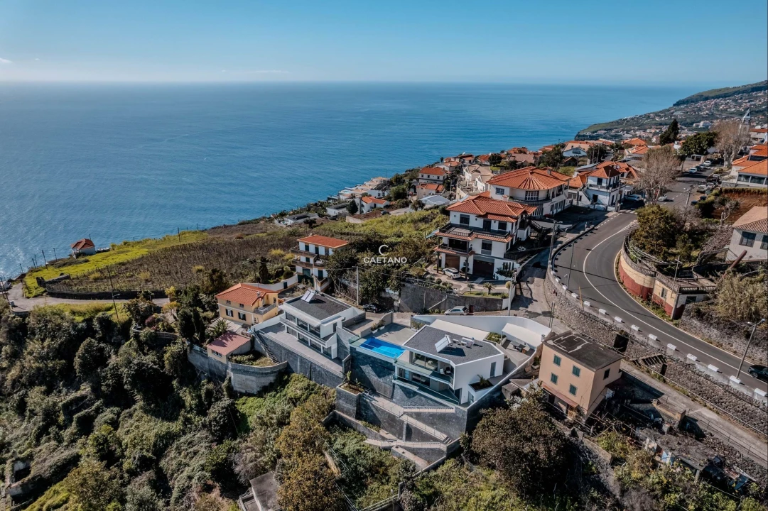 Moradia T2 para Venda em Arco da Calheta Foto 37