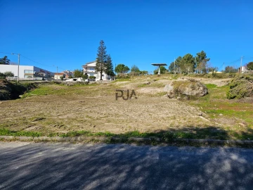 Armazém para Venda em Nelas