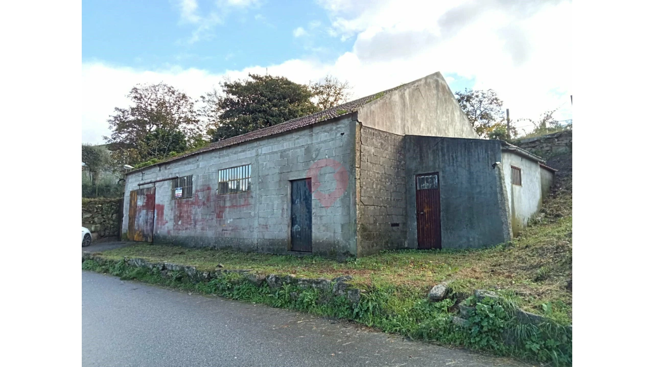 Armazém para Venda em Barbeita Foto 1