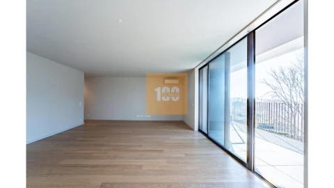 Apartamento T4 para Venda em Santa Marinha e São Pedro da Afurada