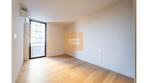 Apartamento T4 para Venda em Santa Marinha e São Pedro da Afurada