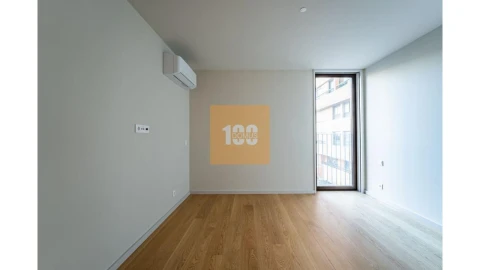 Apartamento T4 para Venda em Santa Marinha e São Pedro da Afurada