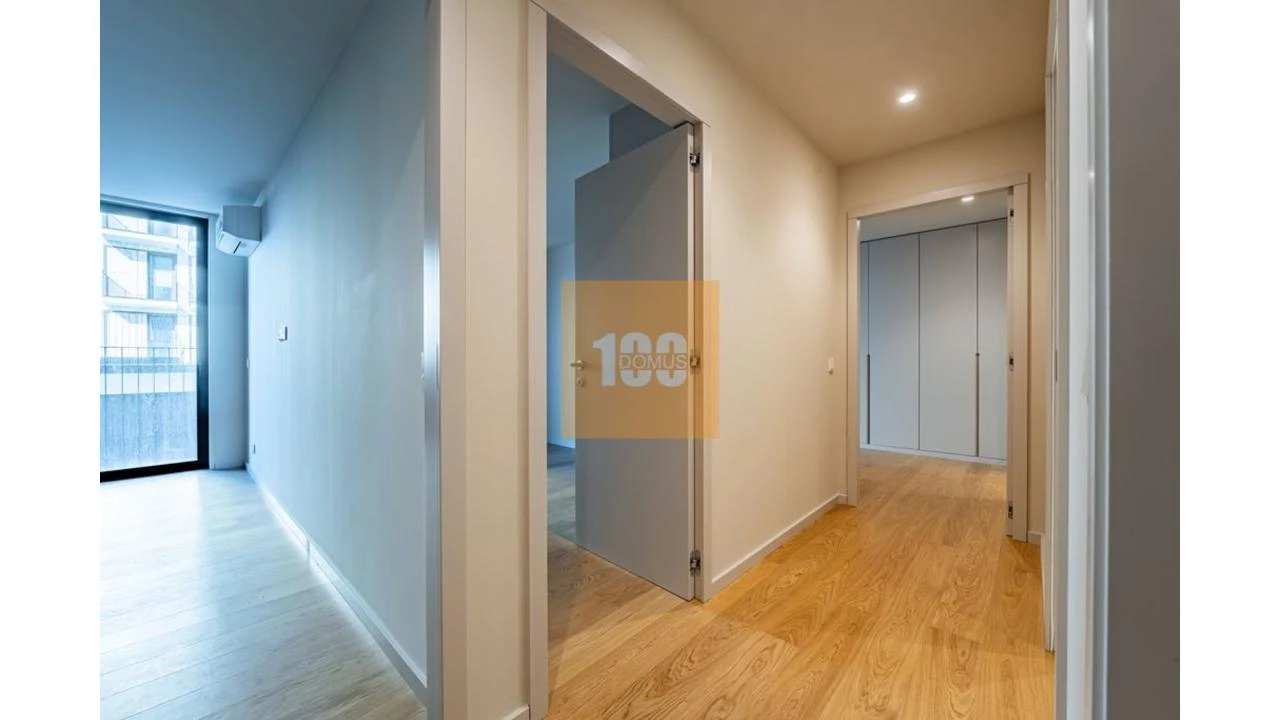 Apartamento T4 para Venda em Santa Marinha e São Pedro da Afurada Foto 8