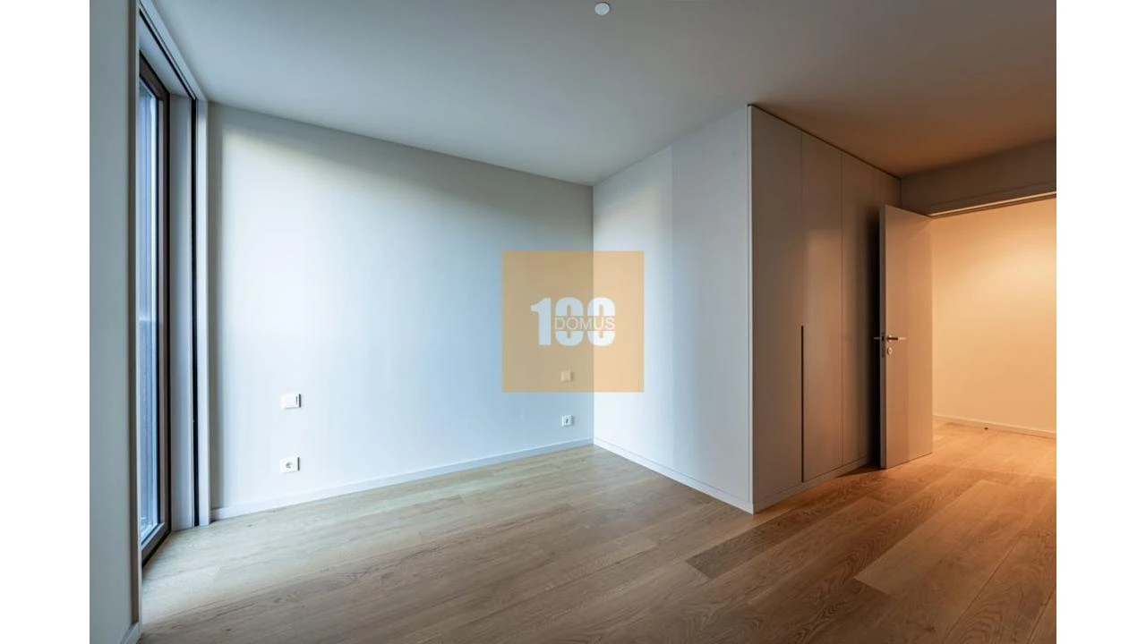 Apartamento T4 para Venda em Santa Marinha e São Pedro da Afurada Foto 17