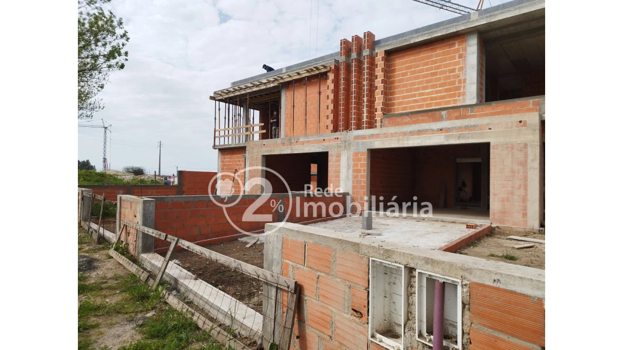 Moradia T4 para Venda em Santa Joana Foto 2