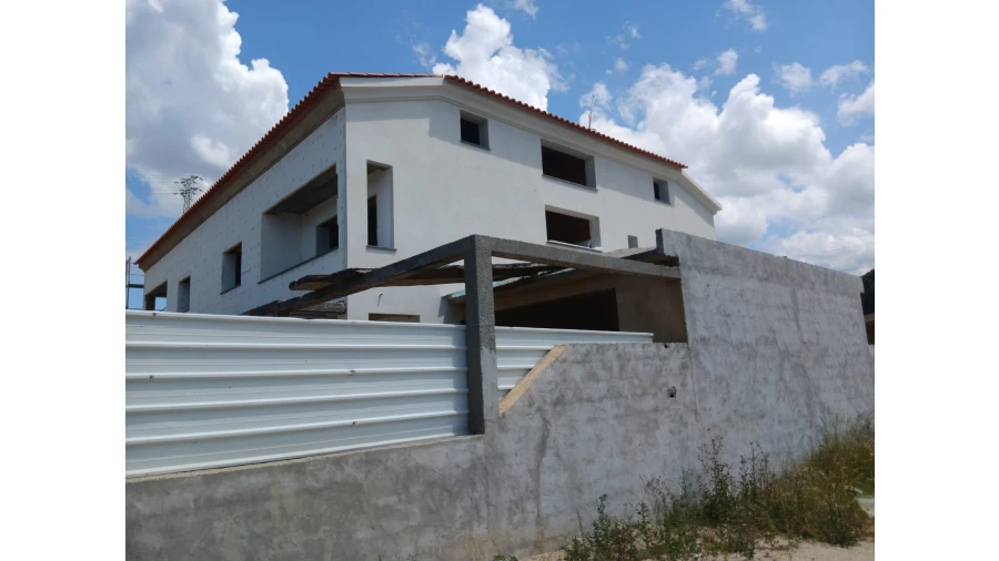 Moradia T4 para Venda em Esgueira Foto 3