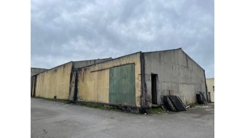 Armazém para Venda em Marrazes e Barosa