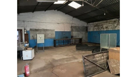 Armazém para Venda em Marrazes e Barosa