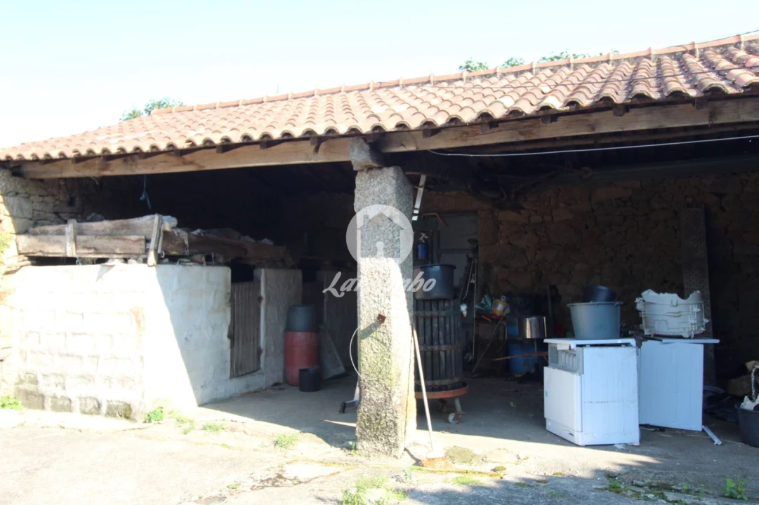 Quinta T3 para Venda em Airo Foto 23