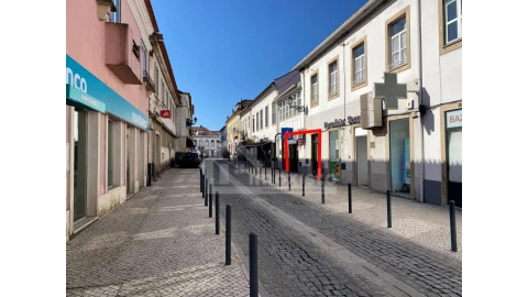 Loja para Cedência de Quotas em Figueiró dos Vinhos e Bairradas