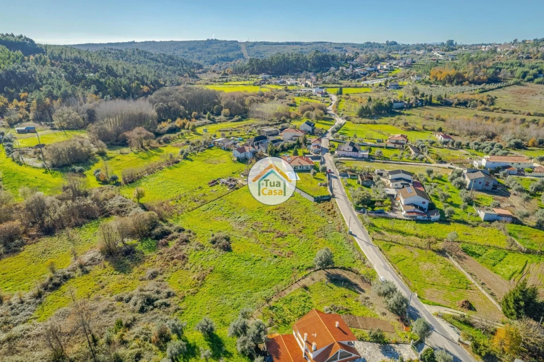 Terreno para Venda em Cavernães Foto 3