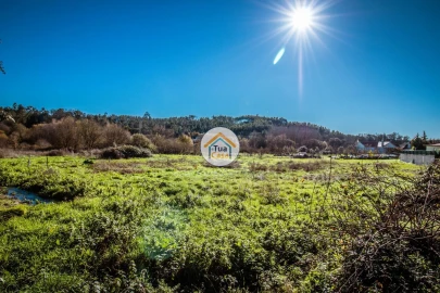 Terreno para Venda em Cavernães