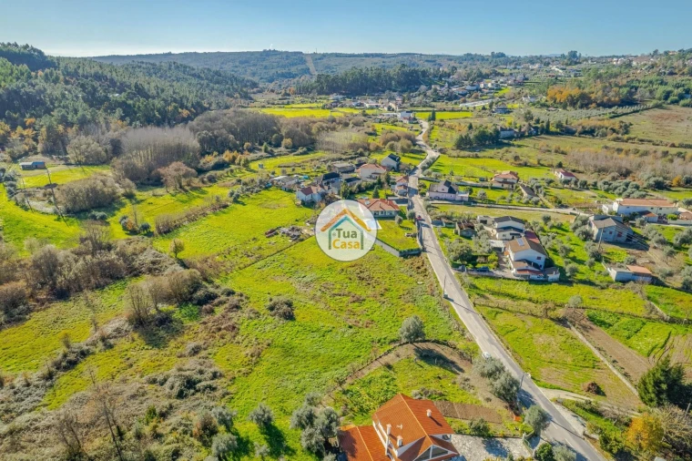 Terreno para Venda em Cavernães Foto 3