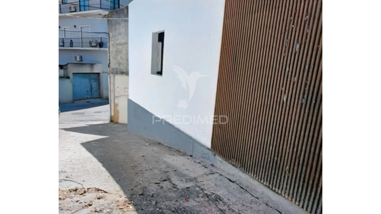 Loja para Arrendamento em Amiais de Baixo Foto 4