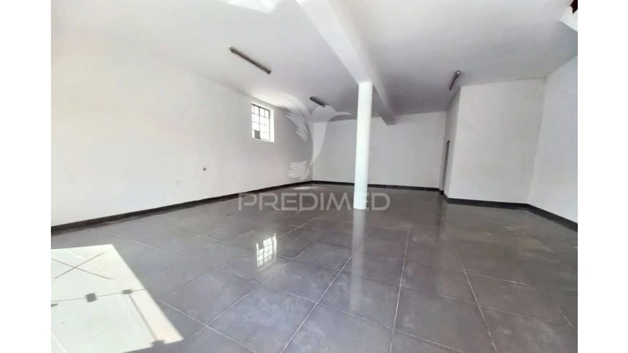 Loja para Arrendamento em Amiais de Baixo Foto 10