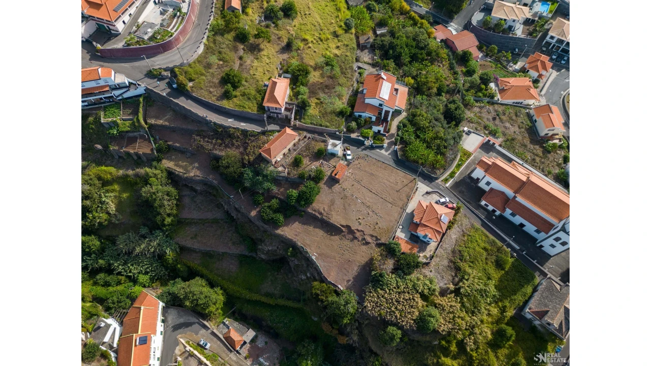 Moradia T3 para Venda em Estreito da Calheta Foto 1