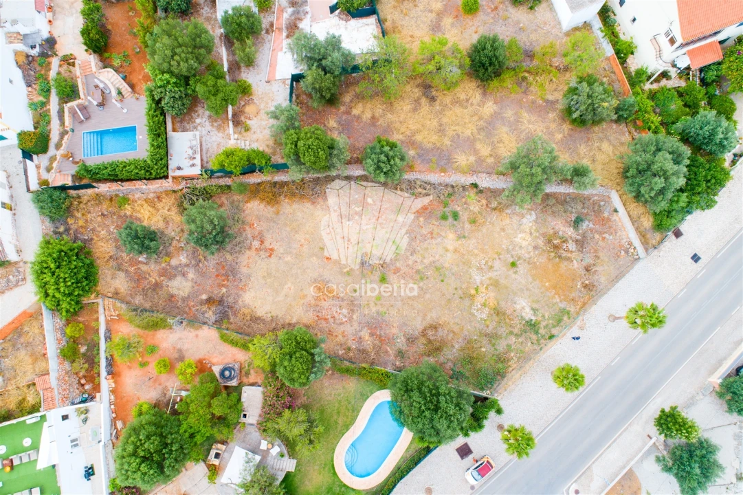 Terreno para Venda em Querença, Tôr e Benafim Foto 1