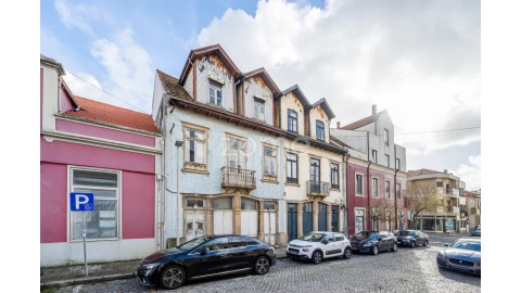 Moradia T10 para Venda em Espinho