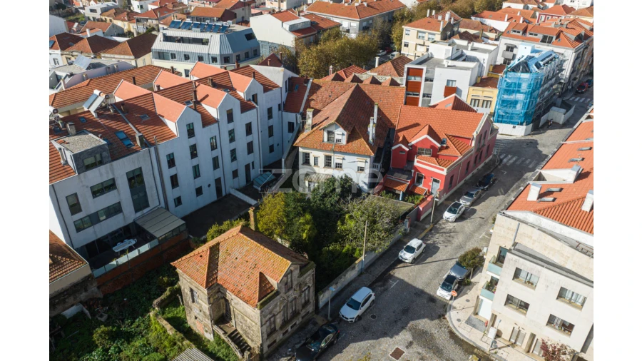 Moradia T10 para Venda em Espinho Foto 8