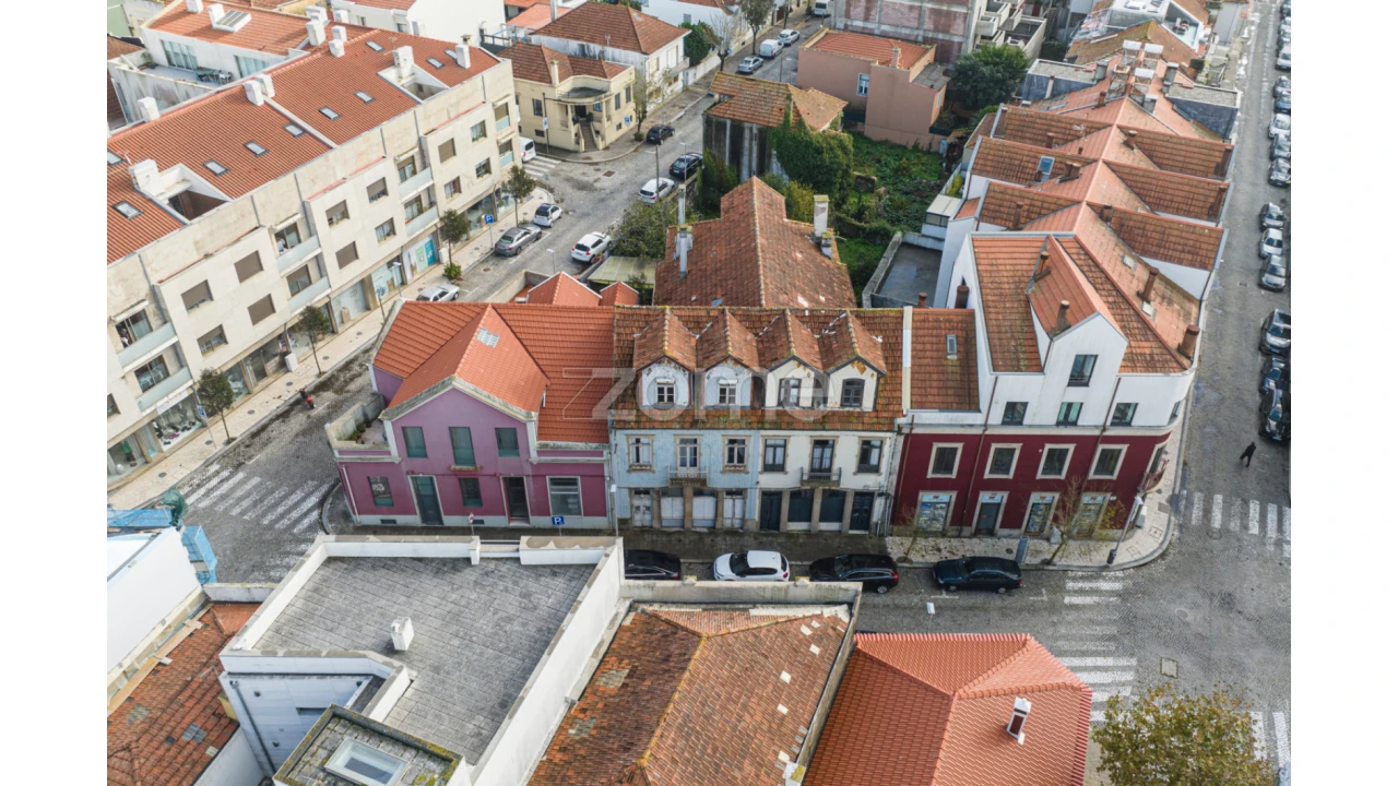 Moradia T10 para Venda em Espinho Foto 12