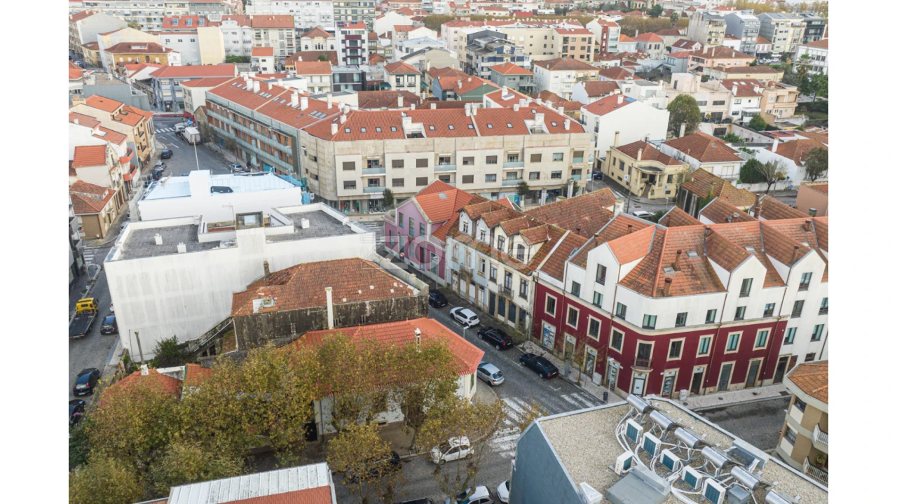 Moradia T10 para Venda em Espinho Foto 20