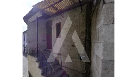 Moradia T2 para Venda em São Miguel do Outeiro e Sabugosa