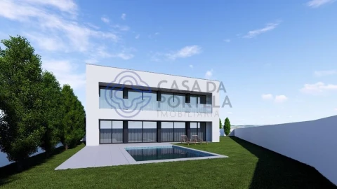 Moradia T4 para Venda em Anta e Guetim