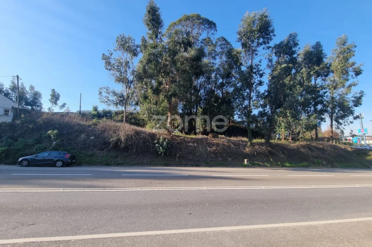 Terreno para Venda em Castêlo da Maia Foto 6