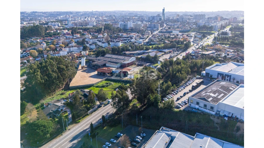 Terreno para Venda em Castêlo da Maia Foto 16
