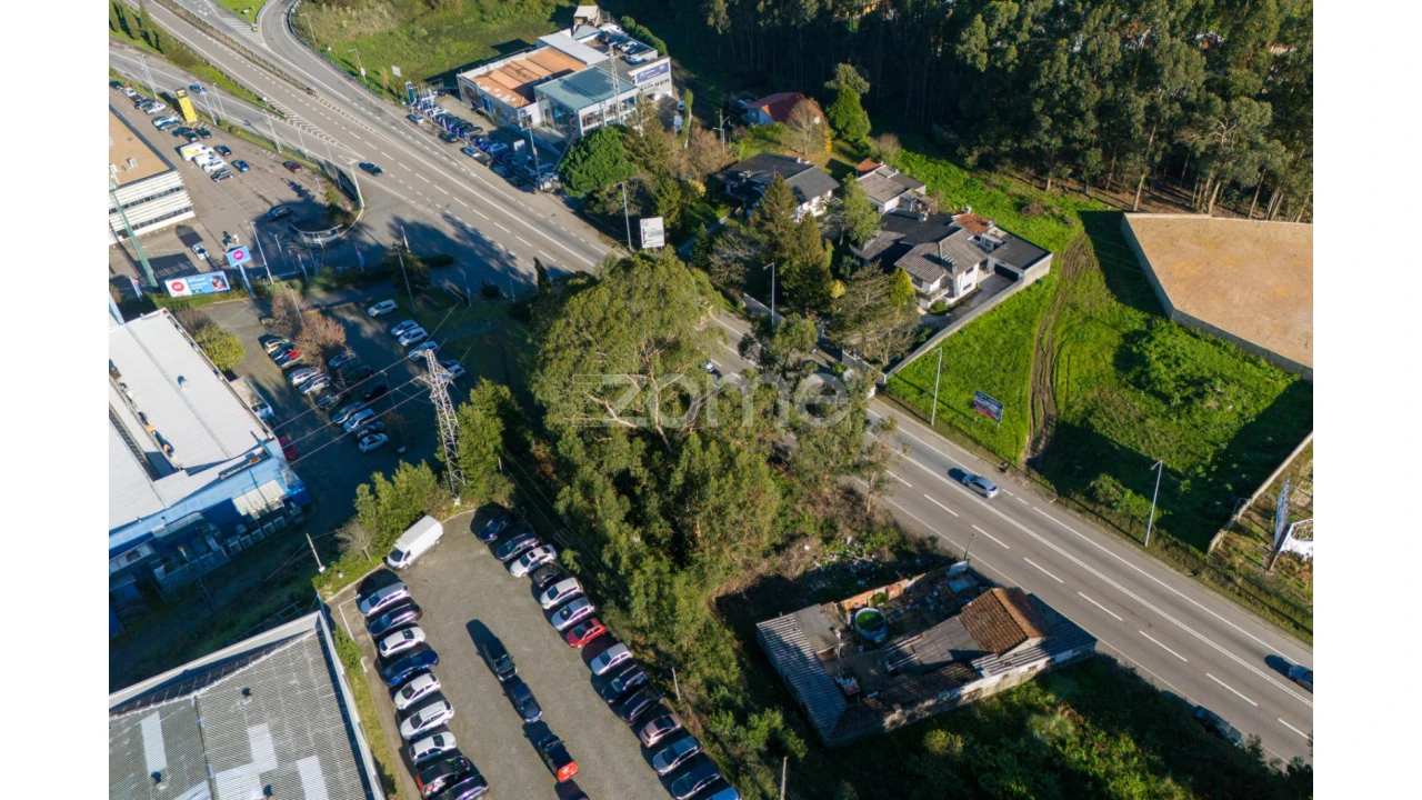 Terreno para Venda em Castêlo da Maia Foto 8