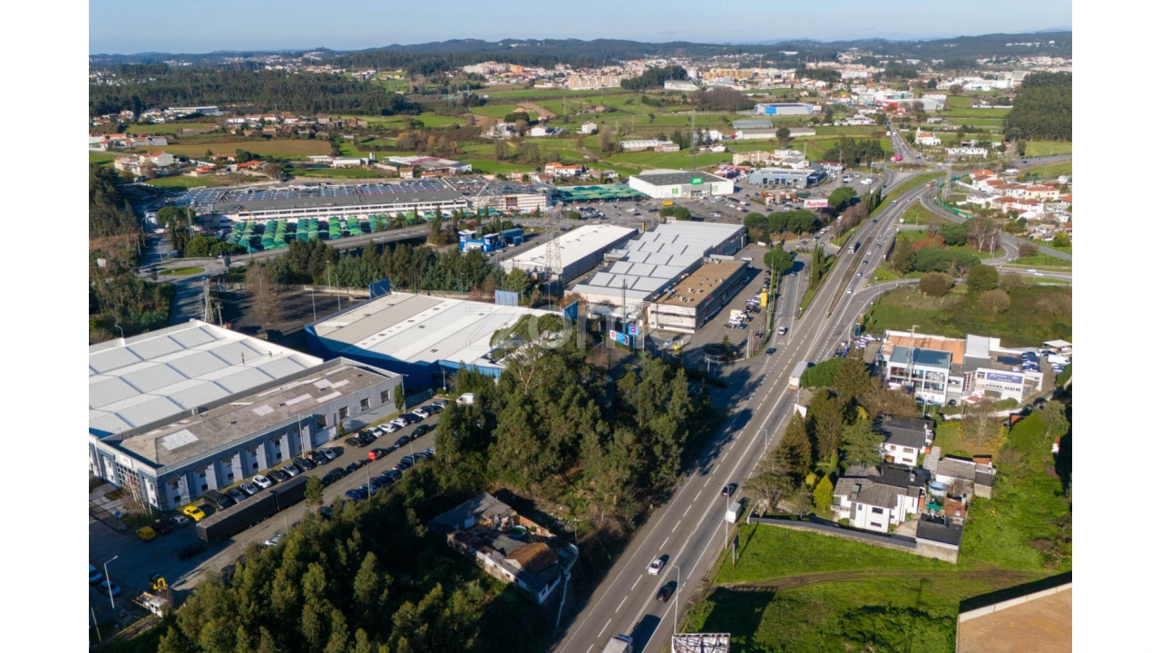 Terreno para Venda em Castêlo da Maia Foto 10